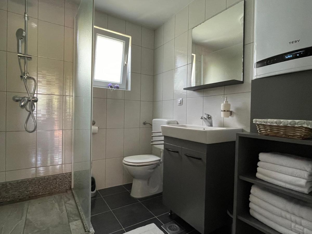 D.I.M. Holiday House Seliste Dreznicko Bagian luar foto